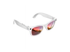 Gafas inteligentes con montura blanca y lentes rojos, vista de tres cuartos